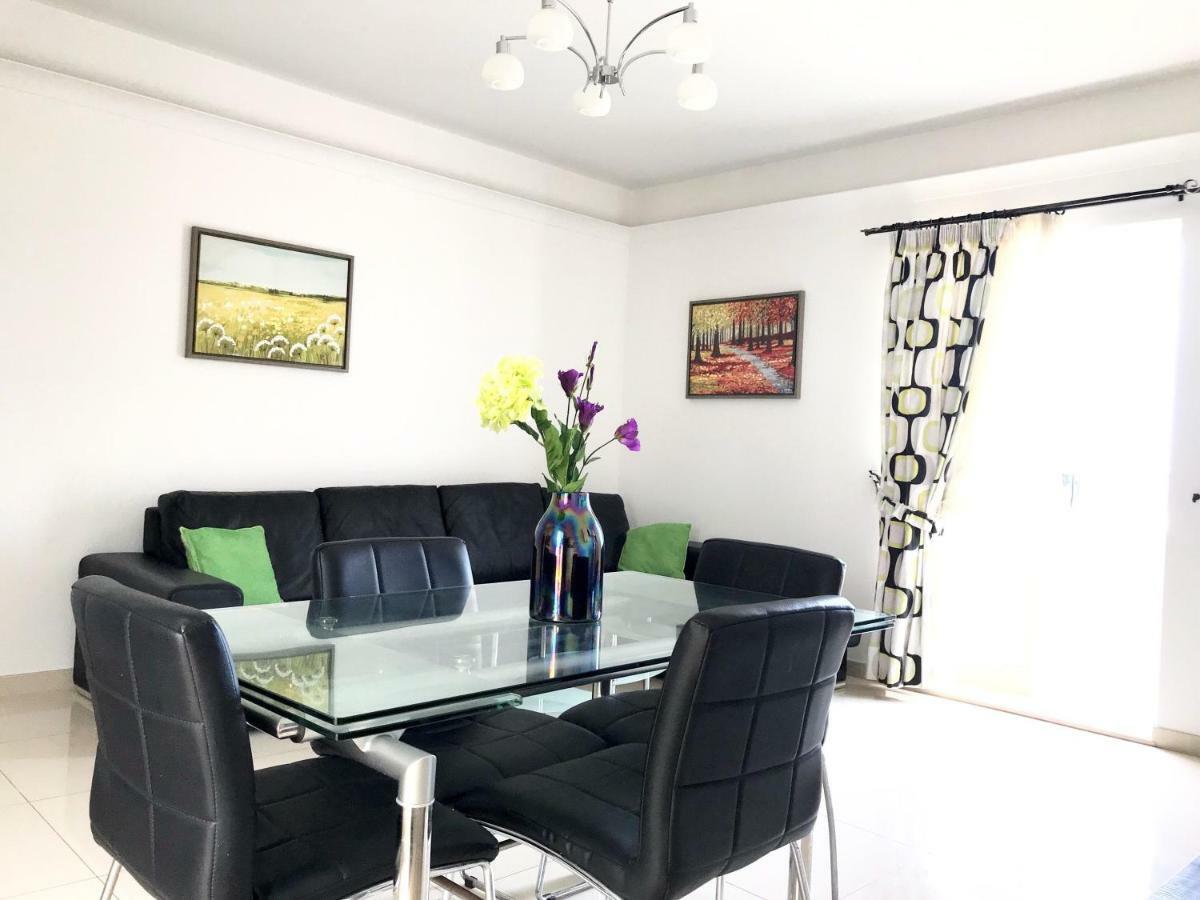 Savoy Apartment Сейнт Полс Бей Екстериор снимка